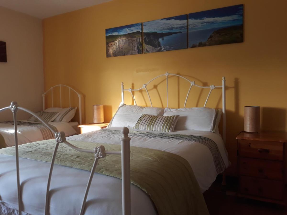 Slieve Elva B&B ลิสดูนวาร์นา ภายนอก รูปภาพ