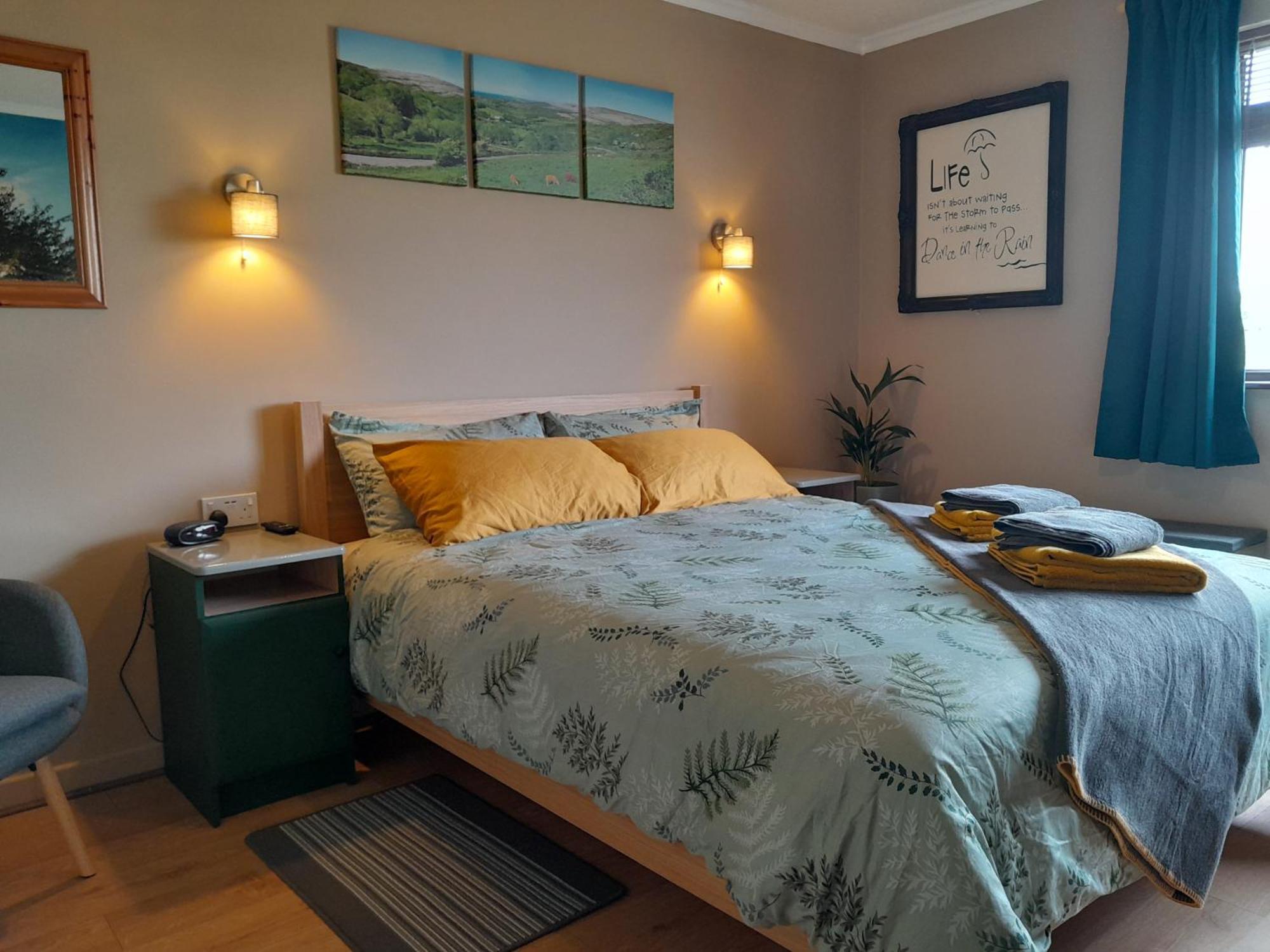 Slieve Elva B&B ลิสดูนวาร์นา ภายนอก รูปภาพ