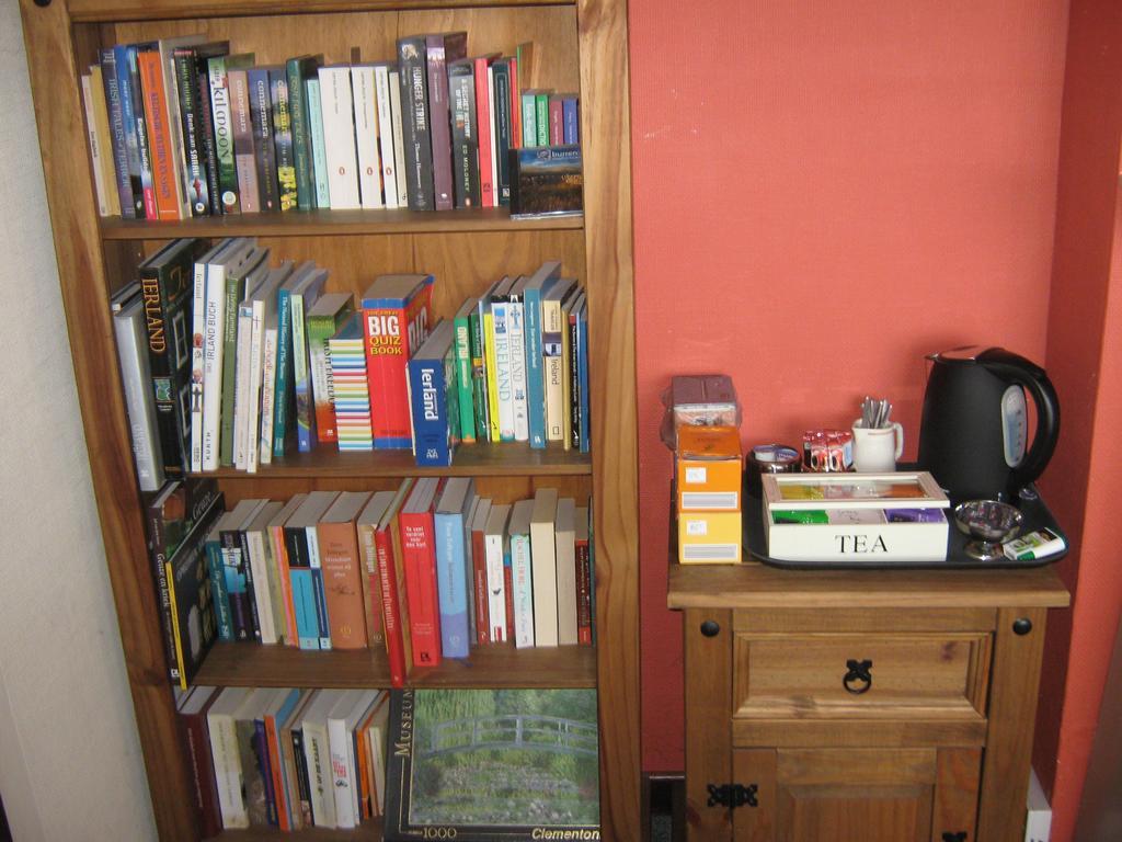 Slieve Elva B&B ลิสดูนวาร์นา ภายนอก รูปภาพ