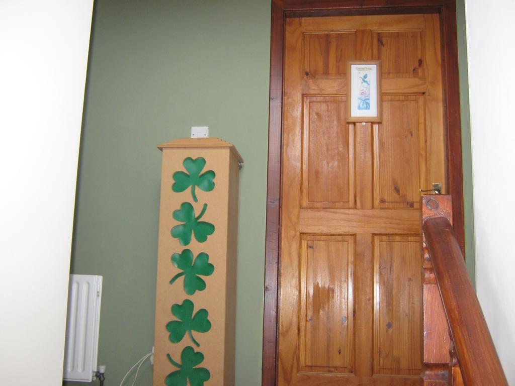 Slieve Elva B&B ลิสดูนวาร์นา ภายนอก รูปภาพ